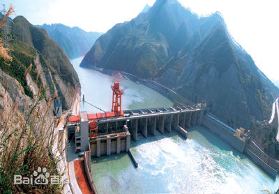 銅灣水(shuǐ)電站一期溢壩堰面裂縫處理(lǐ)工程